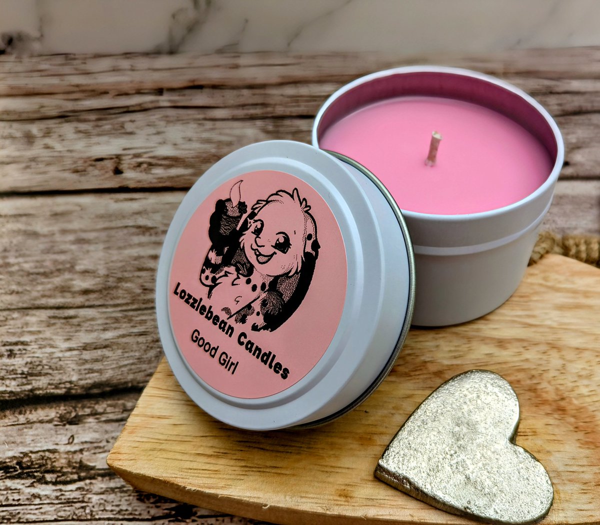 Please help support my small business, especially as the seasons become colder because that's where I can really shine
If you or people you know like home scents, candles &amp; melts please like/share/visit my website I would appreciate it so much🩷
lozziebeancandles.co.uk