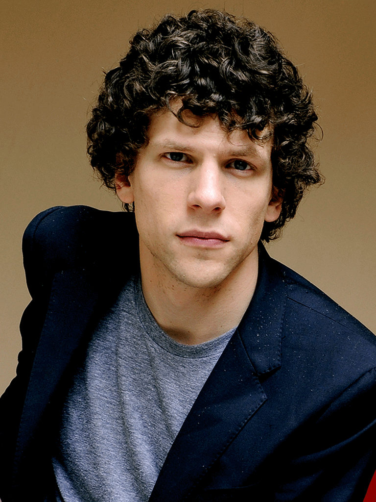 ATRightMovies's tweet photo. Without saying The Social Network, name a great JESSE EISENBERG role... https://t.co/17ARBMQTAS