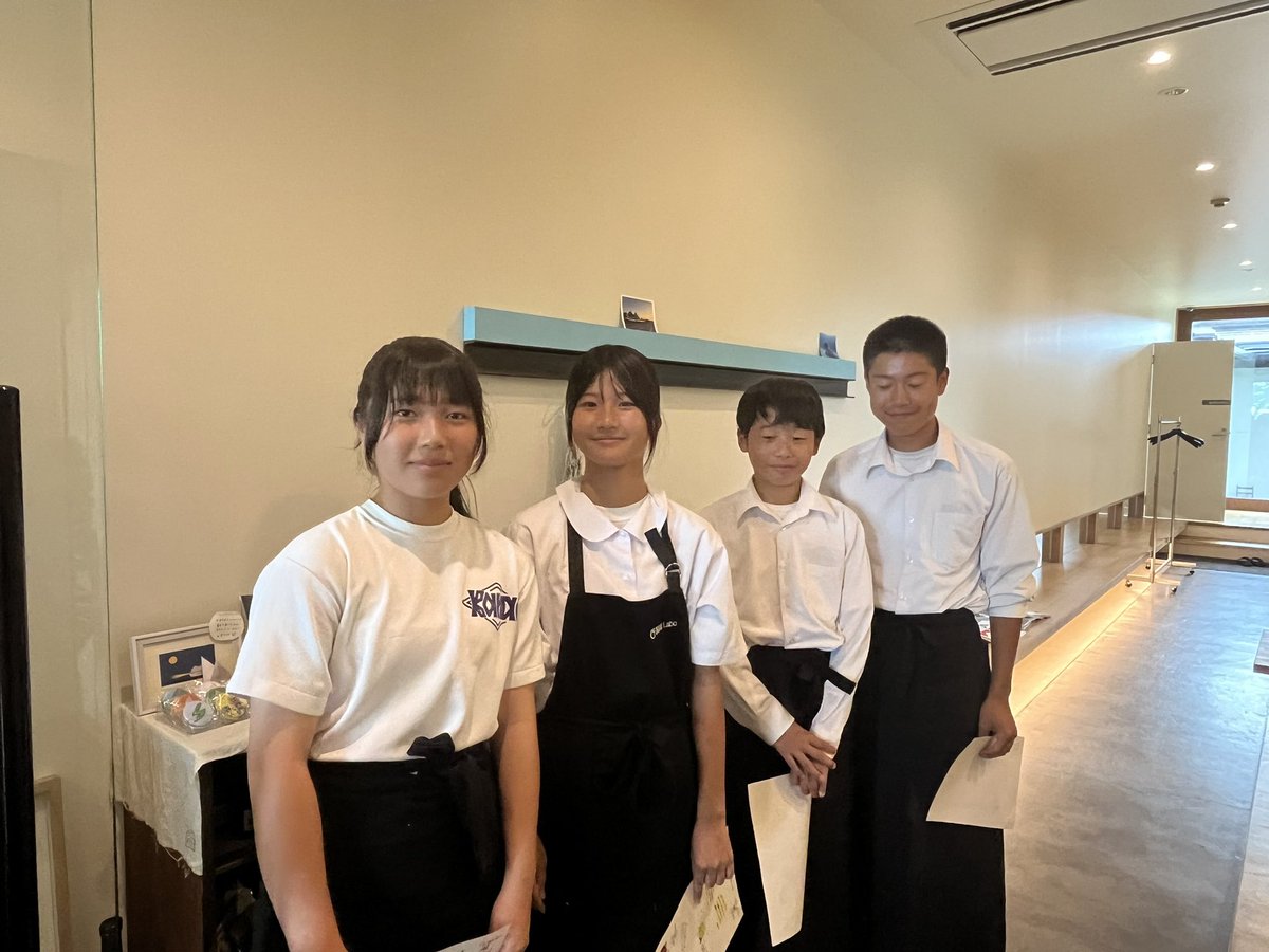 prum_sado's tweet photo. GACHI！コミュニティレストランに参加してきました🍽️

スタートアップ部でお世話になっている、探究Laboの尾﨑さんの指導の元、佐渡の中学生がレストランに挑戦したものです✨

緊張しながらも頑張っている中学生の姿を見て、元気をもらいました！
とても美味しかったです😋✨

#佐渡 #挑戦 https://t.co/MDWKauWhwE