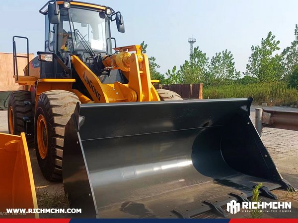richmchn's tweet image. #MachineryExport
🚢RICHMCHN exported a LIUGONG CLG856H to UAE🇦🇪
⚙️Engine: Cummins QSB6.7, 168kW
⛏️Bucket: 3.3 m³, Breakout: 180kN
⚡Operating weight: 17,800kg
Proud to deliver high-performance machines worldwide! 🌍
More: richmchn.com
#LIUGONG #UAE #excavator #operate