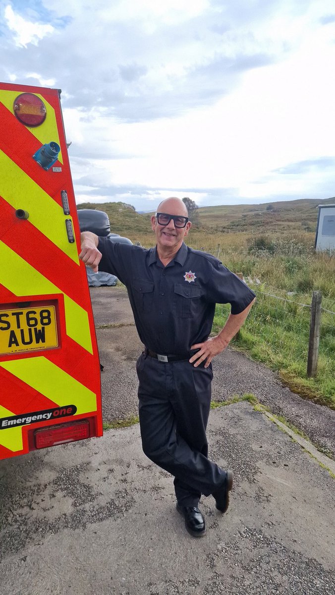 Che_Scott_SFRS's tweet image. Today we celebrate the birthday of Firefighter David Cash from Kilchoan Fire Station, who has turned 70 today and is still going strong, having just passed his BA Refresher, what a fantastic achievement and I want to thank David for his steadfast commitment to his community.