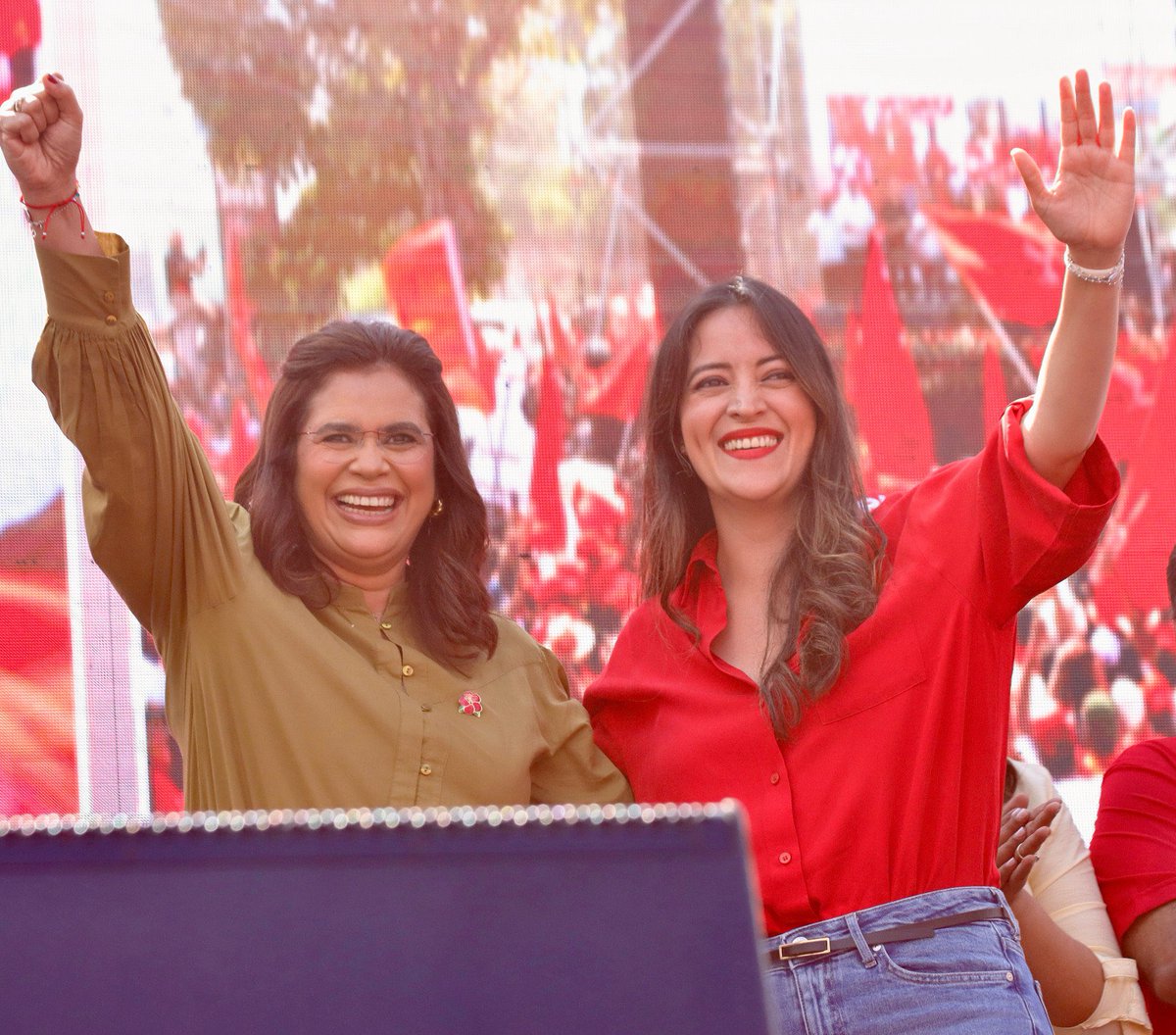 FELIX A.OVEJERO (@felixaovejero) on Twitter photo 🟣El presente y el futuro de Honduras se transforma con la fuerza de sus mujeres
🇭🇳En las  elecciones del próximo 30 de noviembre de se elegirán: Presidenta de la República, 128 diputados, 20 representantes al PARLACEN y 298 alcaldes, 298 vicealcaldes y + de 2.000 regidores 🟣El presente y el futuro de Honduras se transforma con la fuerza de sus mujeres
🇭🇳En las  elecciones del próximo 30 de noviembre de se elegirán: Presidenta de la República, 128 diputados, 20 representantes al PARLACEN y 298 alcaldes, 298 vicealcaldes y + de 2.000 regidores