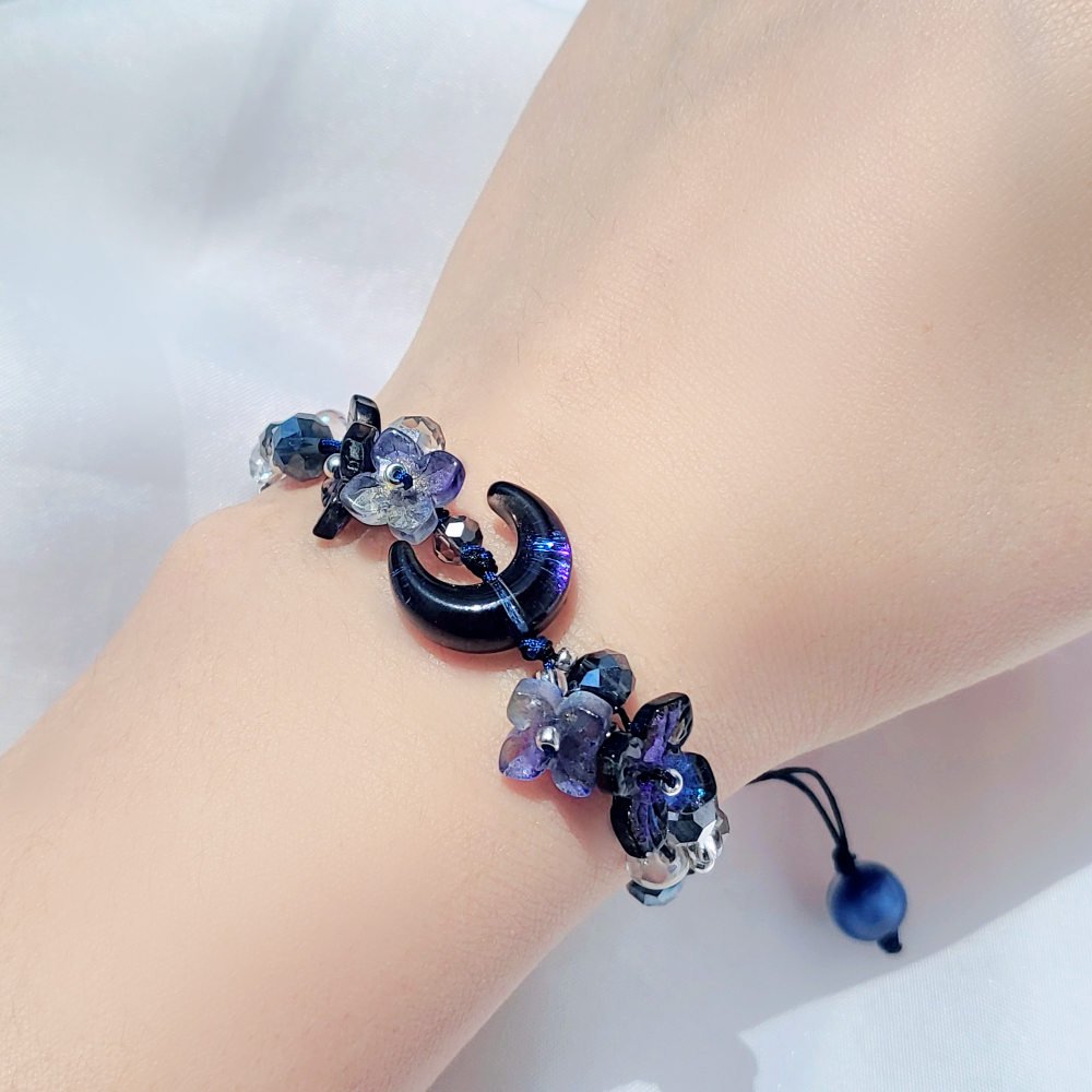 9월 8일(월) 저녁 9시 판매 페이지가 오픈됩니다!    

오픈 라인업▽   
산딸기 매듭목걸이 (10개) 
산딸기, 레몬 매듭팔찌 (각 8개)
월광 팔찌 (20개)  
사계의 왈츠 팔찌 (10개) 
겹수국 귀걸이 (각 5개) 

mkt.shopping.naver.com/link/685acb3cf…