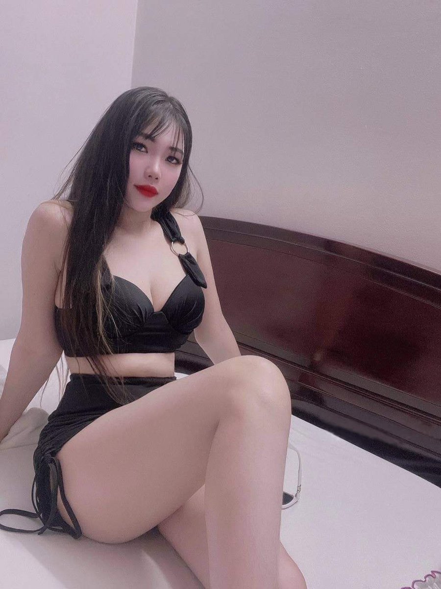 Phanlin516's tweet photo. Ở phòng 1 mình buồn ghia
Ai ở gần Cầu Giấy kh làm kèo nhậu đii 🤭 https://t.co/MUl0dPCCPD
