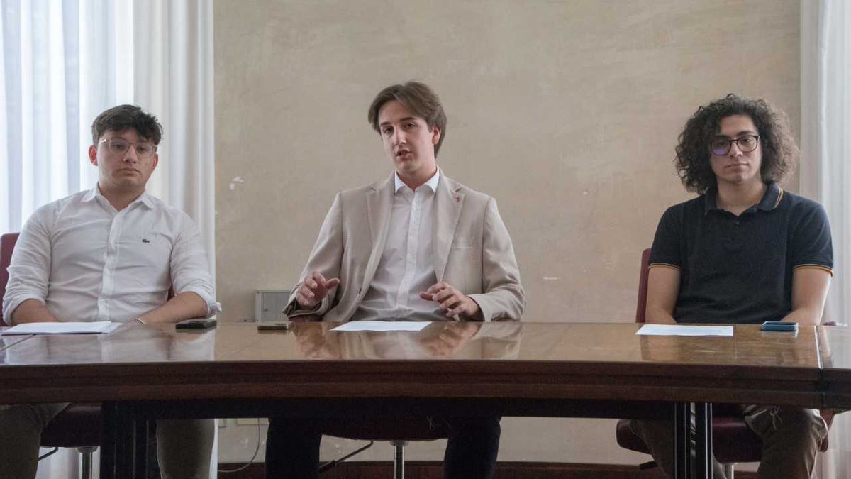 🎉 Sabato 6/9 in Piazza Ponterosso a #Trieste: torna il FVG Young Festival!
🕘 Dalle 9 alle 24
🎤 Live: SHABLO STREET JAZZ TOUR, JESON, BROCCOLETTI POP
🎓 Progetti universitari &amp; contest musicali
🎟️ Ingresso gratuito!
#FVGYoungFestival #CulturaGiovanile #FVG