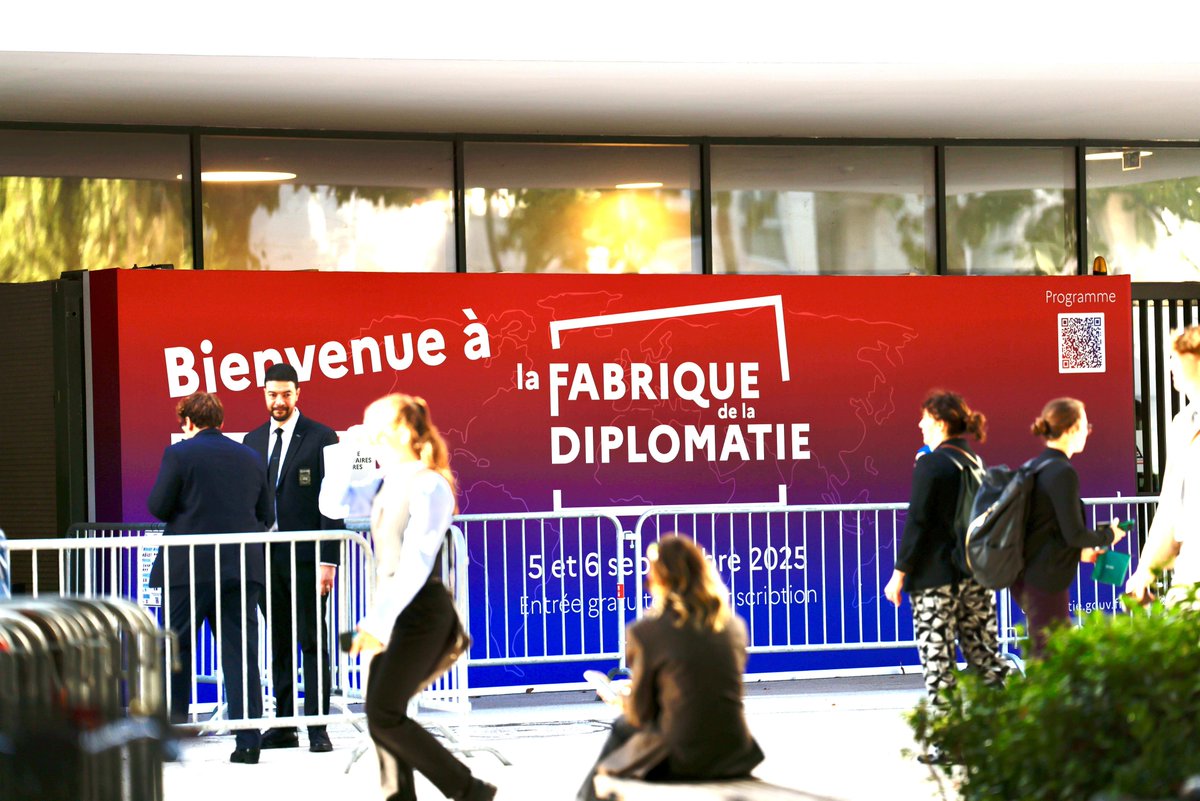 francediplo's tweet image. 🔴 #EnDirect | Ouverture officielle de #LaFabriqueDeLaDiplomatie par @jnbarrot au Campus Nation de la @Sorbonne_Nvelle.

➡️ youtube.com/live/bVxPT9CnO…