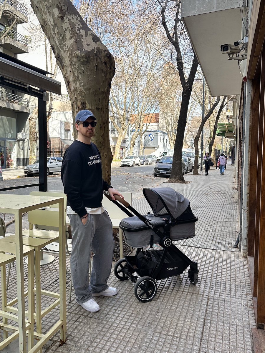 1-й месяц отцовства, полёт нормальный

нет. полёт потрясающий!