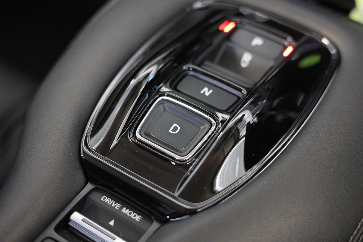 N_VEZEL's tweet image. 50mm F1.8で撮るとボケが良いです🙆

自宅マンション駐車場で写活📷

#zrv
#zrv写真部
#cannon
#eosr6markⅡ