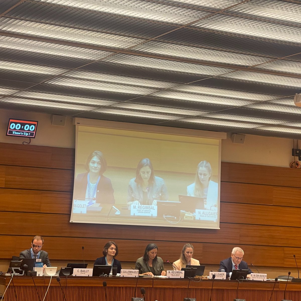 ODA_Geneva's tweet photo. This week, UNODA hosted a briefing on the work of the #CCWUN and the GGE on #LAWS. @MelanieRegimbal highlighted that advancing discussions on #LAWS supports upholding and strengthening humanitarian disarmament norms to protect civilians in armed conflict.
#SGCampaign #MineAction https://t.co/5riVFlDfPJ