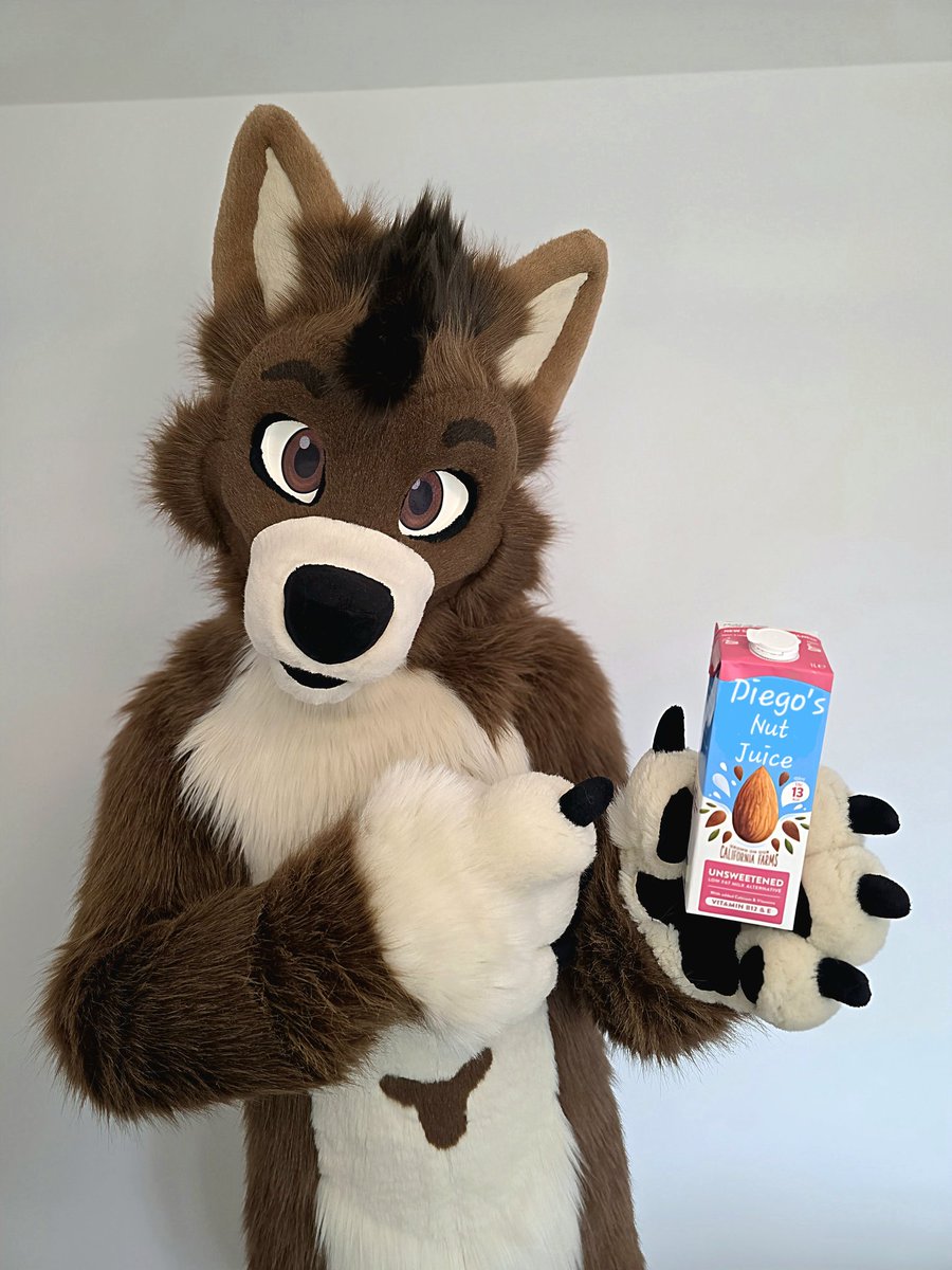 Want some of my creamy and delicious nut juice?  I made it myself, by hand.  I think you'll find it very tasty so swallow it down! 😏

#FursuitFriday #wintershowling #diegodewolf