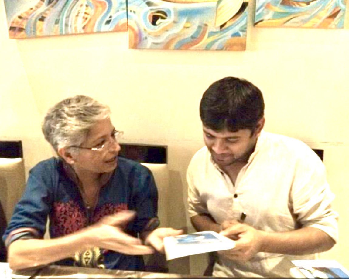 Remembering Gauri Lankesh “Amma”🙏🏿

Her courage and commitment for love, equality and justice will always inspire us.

5 सितम्बर 2017, जब पूरा देश शिक्षक दिवस मना रहा था, तभी बेंगलुरु कर्नाटक में समाज के सभी वर्ग और धर्म के बीच आपसी प्रेम और सद्भाव की शिक्षा देने वाली, संविधान को