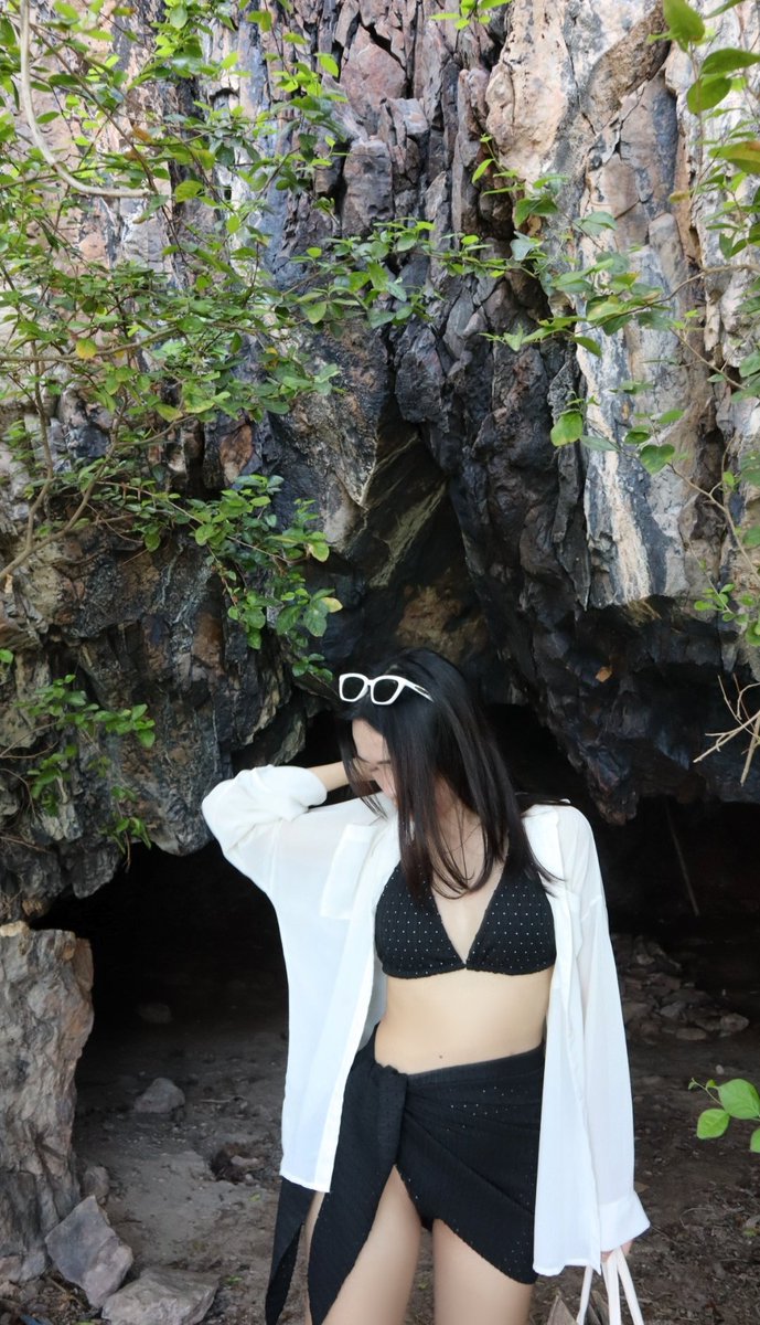 k_minidd's tweet photo. ถ้ำไหน 🧜‍♀️ #พัทยา https://t.co/VuTLcdUdGX