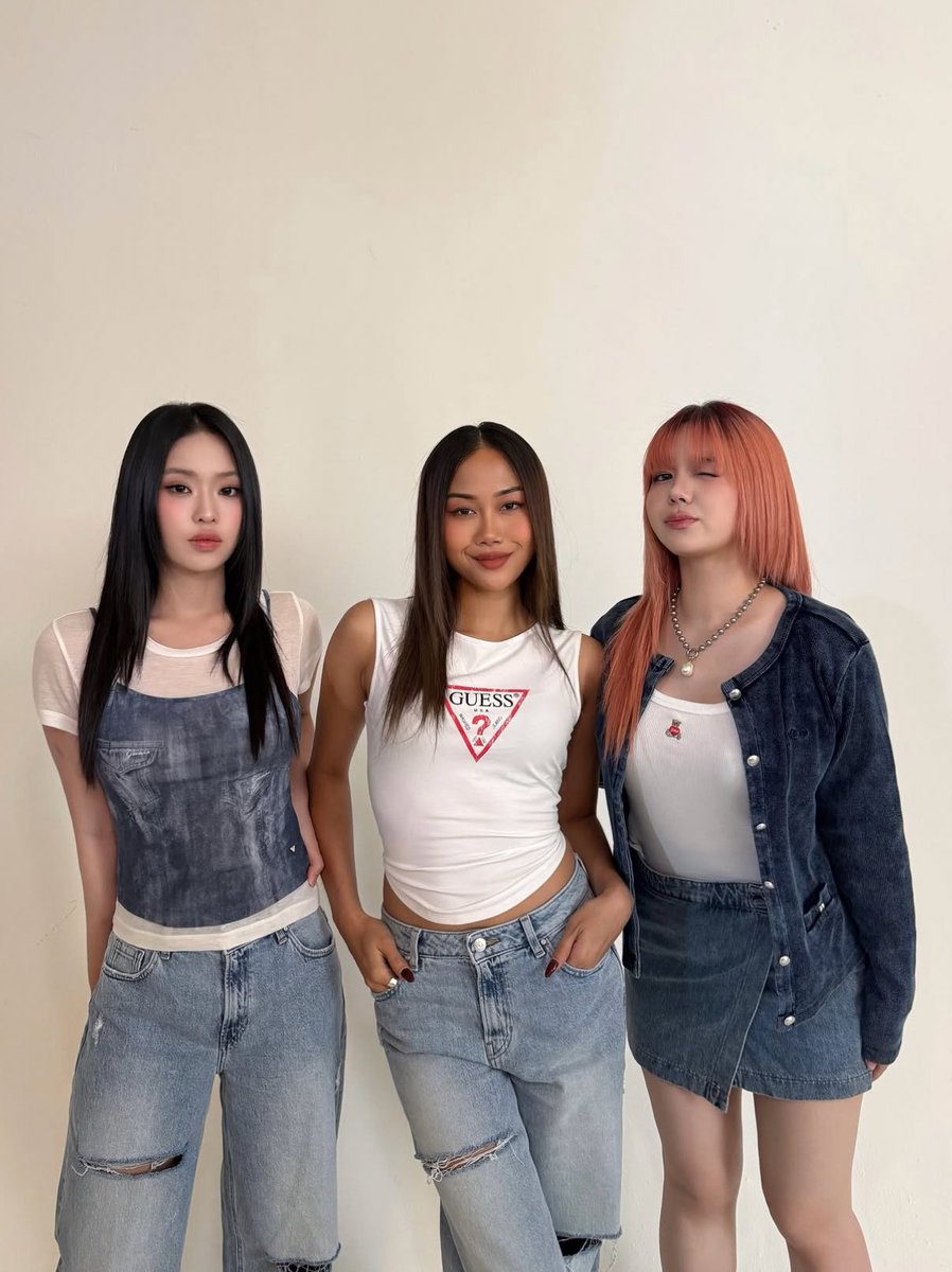 cartapop's tweet image. DOLLA looks stunning in Guess.