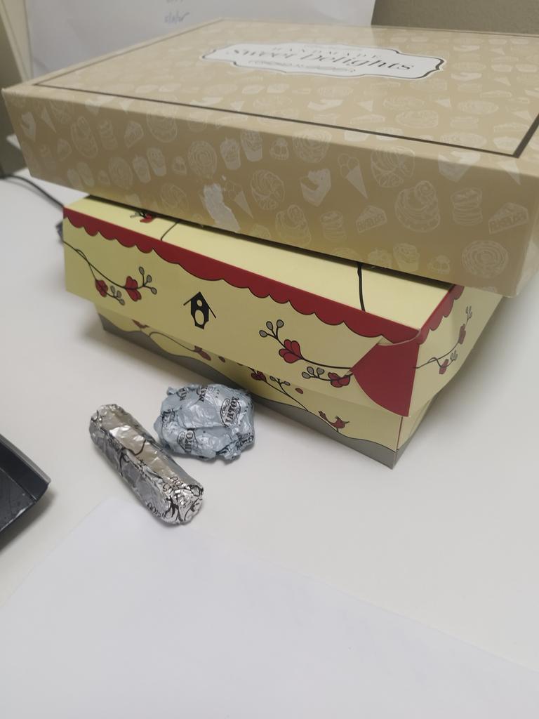 Έχω άλλα δύο κουτιά διαλέχτε