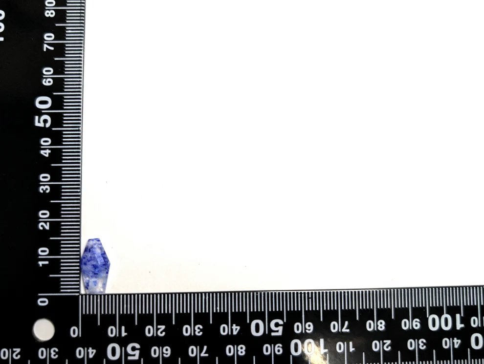 不思議な形の、ラズライトインソーダライト。

ソーダライトの蛍光もばっちり♪

写真の子は「0450」番です☺

#東洋ルース オンラインショップでは
レアストーンもばんばん出品中✨