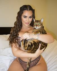 dani27733's tweet image. Did my cat 🐈 look good 🤩🤩