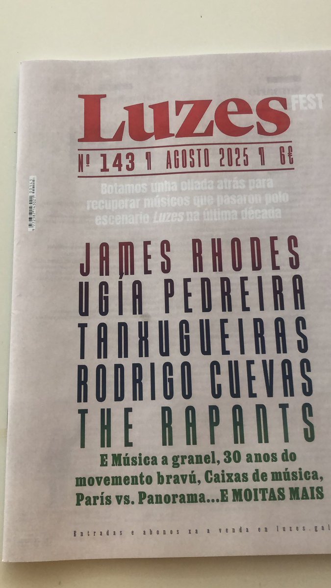 Coa capa do número de agosto da <a href="/RevistaLuzes/">Luzes</a> apetece bailar