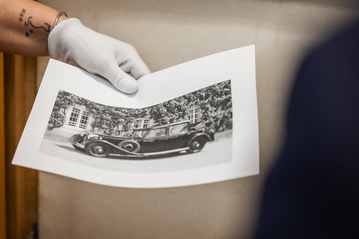 prepistedejiny's tweet photo. Zítra se naposledy vydáme na Pražský hrad. V archivu a také v podzemí hradu půjdeme po stopách příběhu korunovačních klenotů na přelomu třicátých a čtyřicátých let. Ten příběh by sám o sobě vydal na film, místy tedy spíše na grotesku. Inu, posuďte to v pondělí sami. https://t.co/u79vmnMc8R