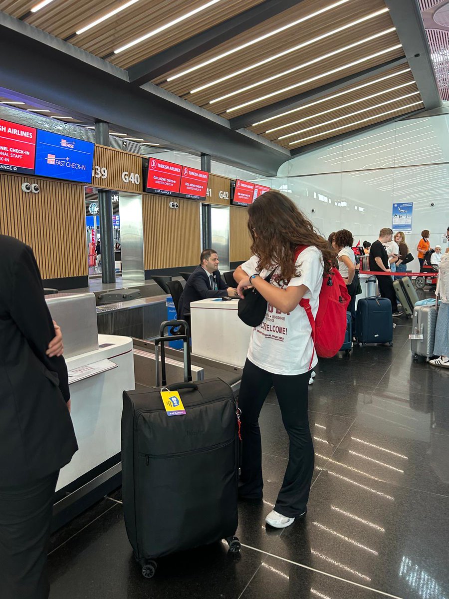 furkmezer's tweet image. Melis’imizi İtalya’ya eğitime göndermenin hüznü ve mutluluğu #Afs #Italy