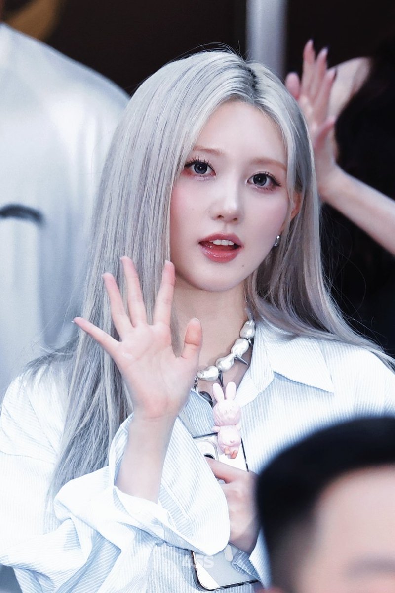 250905

#아이브 #IVE #가을 #김가을 
#GAEUL #ガウル #秋天