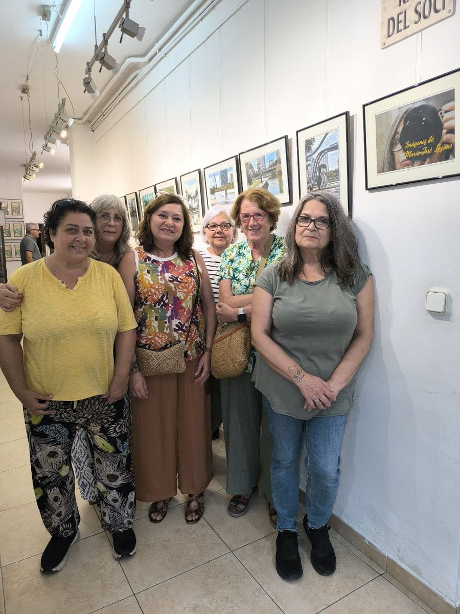 Ja estem a primers de setembre!, i com cada any, aprofitant les festes de la nostra estimada ciutat, hem inaugurat Sant Adrià antic.

Aquest any, hem pogut incorporar noves imatges a l'exposició! Si teniu fotos antigues de la ciutat i voleu col·laborar, estarem encantats!