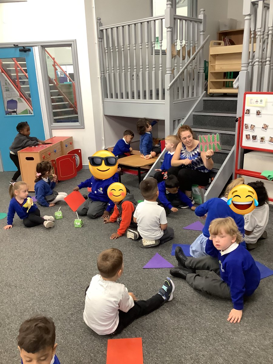 Fosse_TMET's tweet image. Today in F1 we were busy practising our counting songs! We did 5 little monkeys and 10 green bottles. #FMEYFS #FMMaths