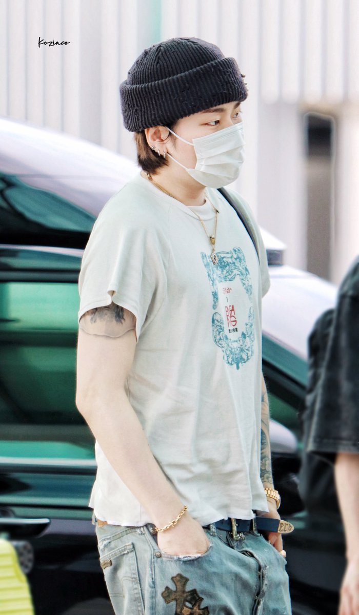 리 tweet media