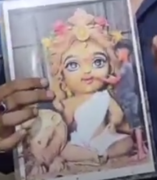 AstitvaPathak1's tweet photo. In Raipur, first it was “Cute Ganpati”, now attempts for “Cute Durga”. This is mockery of Hindu culture. Why always target Hindus? Rules must be SAME for all. 
#जयश्रीराम #जयमातादी 
@BajrangDalOrg @RSSorg @ABVPVoice
#HinduCulture #SanatanDharma #Raipur #Hindutva #OneNationOneRule https://t.co/lr0z8yTVtv