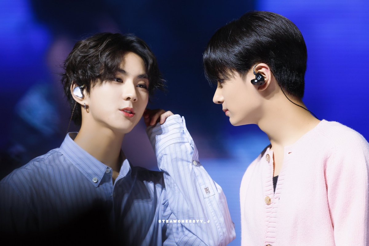 Jlungwon's tweet image. Just us, in the city of love.