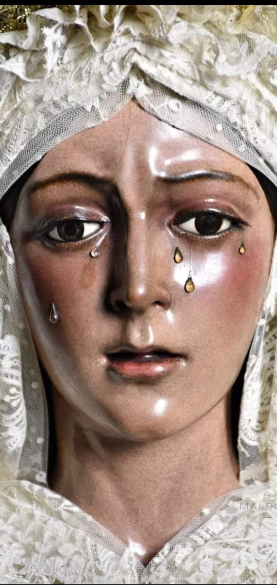 Esperanza Macarena de Sevilla, la dolorosa de España, para la humanidad.