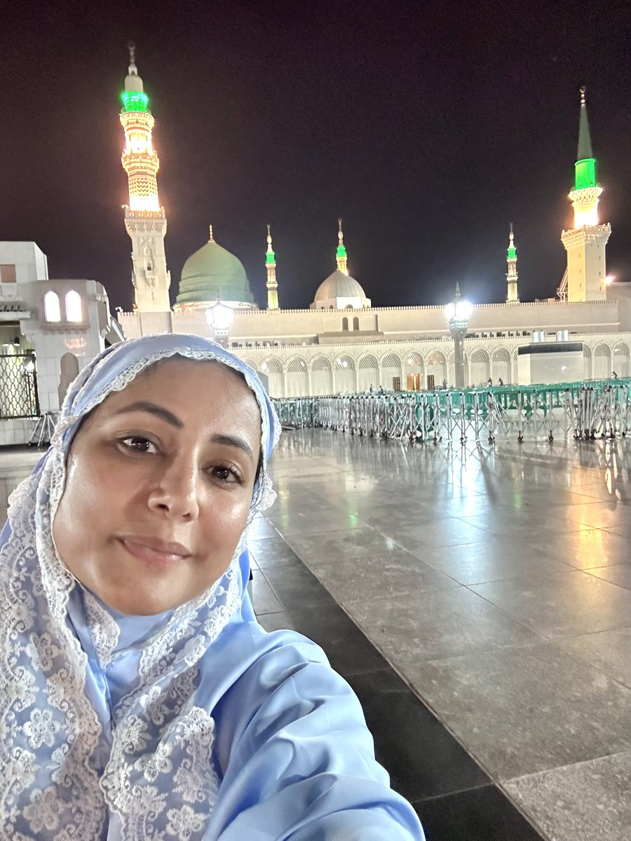 Hina Khan tweet media