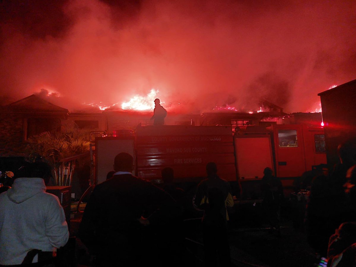 georgembithiKE's tweet photo. The Katani Villas Syokimau fire was devastating 💔

Lessons from that night:
🚒 Response speed is everything. Our firefighters can do better.
🤝 Neighbours united can do wonders.
📋 Coordination &amp; communication save lives.

My heart goes out to the neighbors who lost their homes. https://t.co/LOERCEGuK9