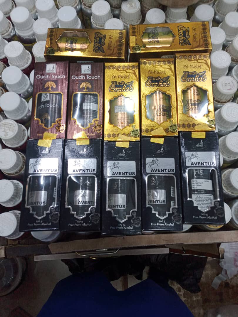 Send your orders for your perfumes here.