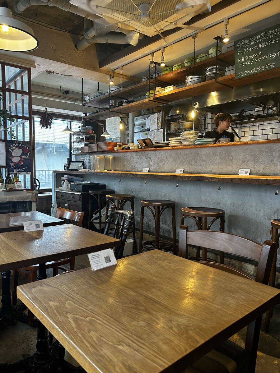 yuzu0807i's tweet photo. 並んでないタイミングを見ると、つい寄りたくなってしまう人気定食屋さん🐟️
📍yuzuki https://t.co/sKCTwTQte1