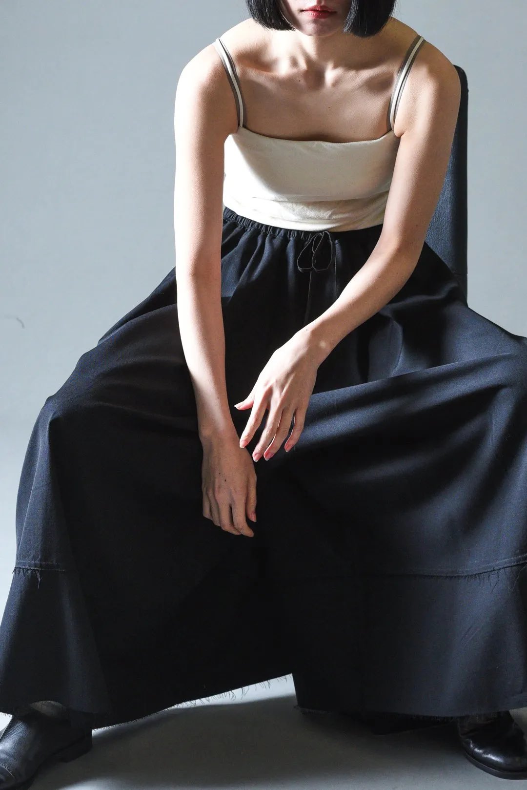 美品 BISHOOL Wool Gabardine Cut Off Pants BISHOOL Wool Gabardine Cut Off Pants with Damage Pocket