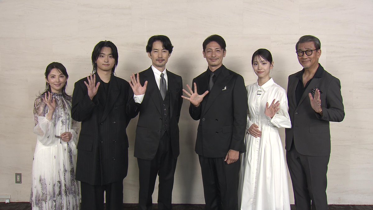 映画『雪風 YUKIKAZE』⚓
初日舞台挨拶オフショット📸

まだまだ大ヒット上映中🎬
映画館でお待ちしております！

#雪風YUKIKAZE
#竹野内豊 #玉木宏 #奥平大兼
#田中麗奈 #中井貴一