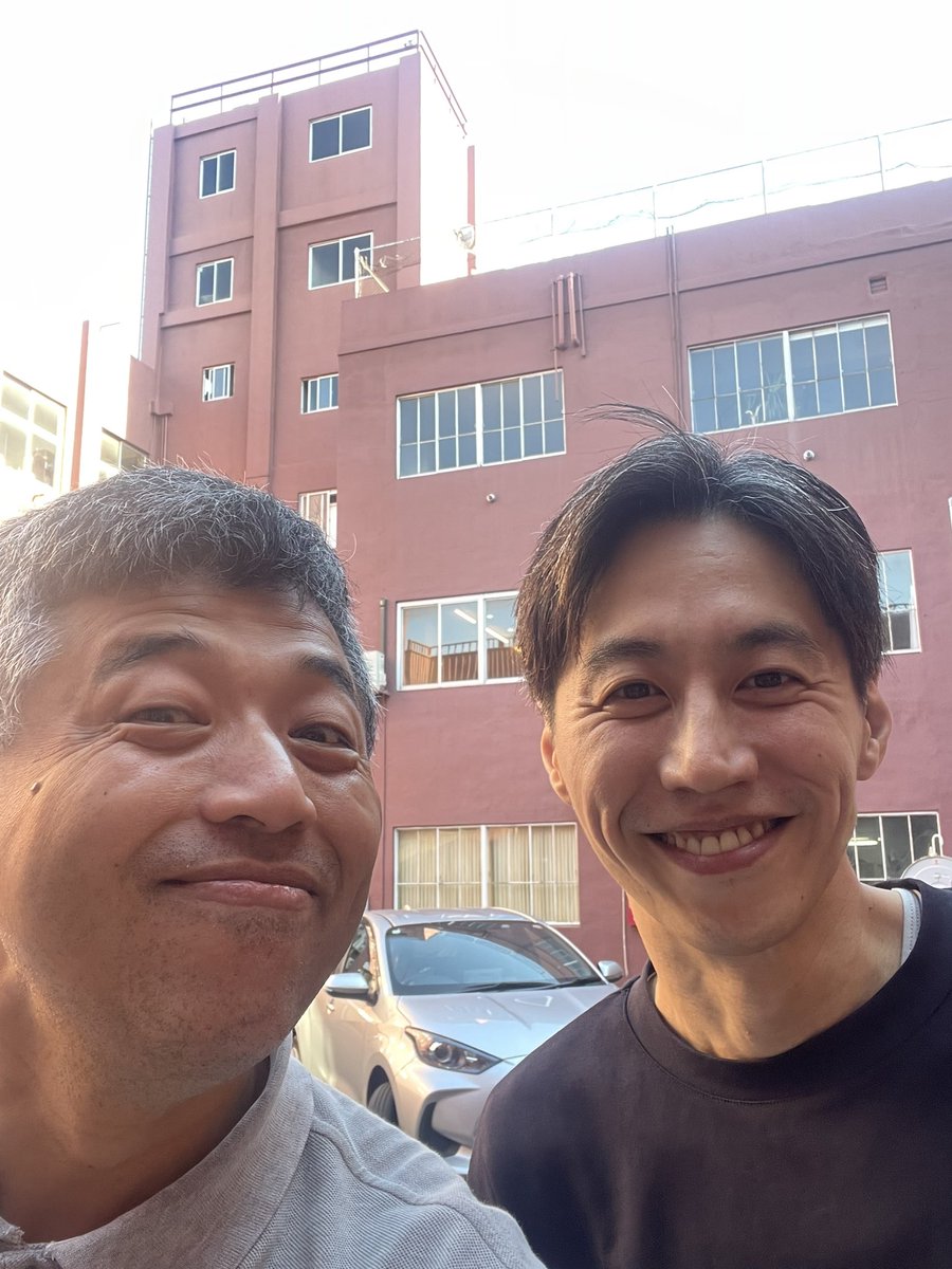 afrowagen's tweet photo. @jaku_chang で、気がつけば時間は14時前。いかんいかんと慌ててBLOCHへ。#ses100 での劇団5454（ランドリー）@5454laundry 「宿りして」大変面白く鋭い75分。ざっくり言えばSNS時代の切り取り方の鮮やかさよ。理由は観てもらえれば分かります。あと窪田 @KUBOTAmichiaki さんの芝居も健在。千穐楽までご安全に！ https://t.co/pKXUTctMHI