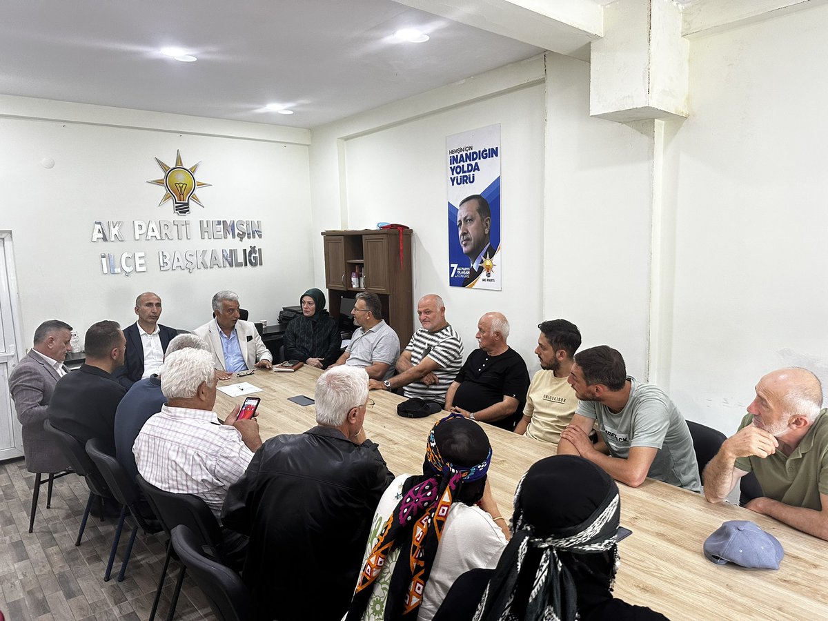 Türkiye Yüzyılı Şehir Buluşmaları kapsamında Hemşin ilçesindeyiz…

AK Parti Hemşin İlçe Başkanımız Abdülkadir Koçal, Hemşin Belediye Başkanımız Halim Kazım Bekar, İl Yönetim Kurulu Üyeleri Gönül Alaca, Emre Soykan ve ilçe yöneticilerimizle bir araya geldik.

Türkiye Yüzyılı