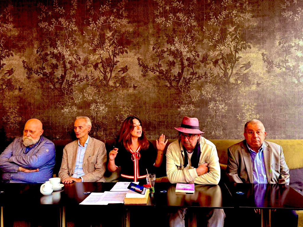 Création du Comité de soutien à Boualem Sansal du Nord. 
Tribune. 

#LibertéDExpression #DroitsHumains #AvecBoualemSansal #BoualemSansal
#OnEmprisonnepasVoltaire #LiberonsSansal