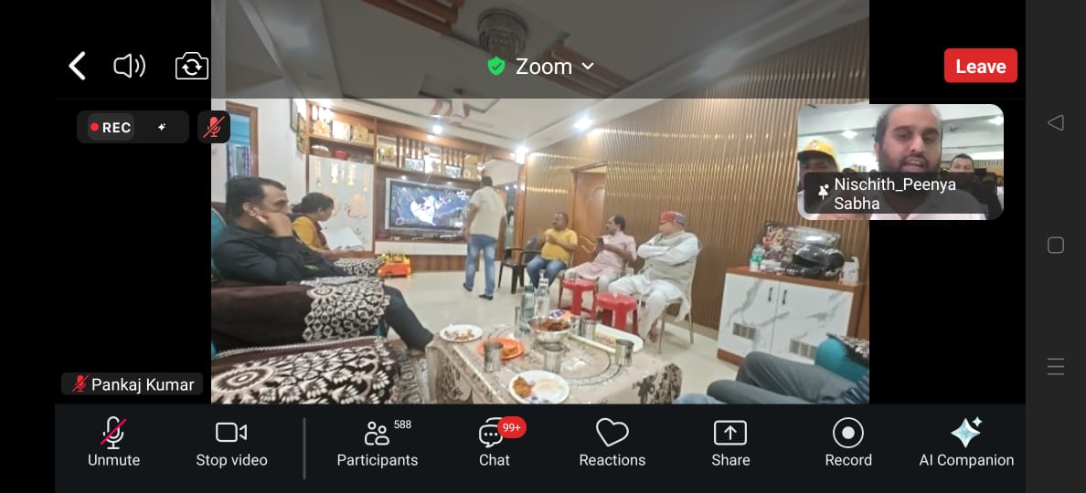 JanSuraajKA's tweet photo. “जब जनता पूछती है, तो सत्ता को सुनना पड़ता है 📷”
सभा में प्रशांत किशोर जी और जनता आमने-सामने —
बात हो रही है सिर्फ़ सवालों की नहीं, बल्कि बिहार के सुनहरे भविष्य की
#JanataKiAwaaz #JanSuraj #PrashantKishor #AwazBiharKi #BiharBadlav https://t.co/OY6bVZ9jm2