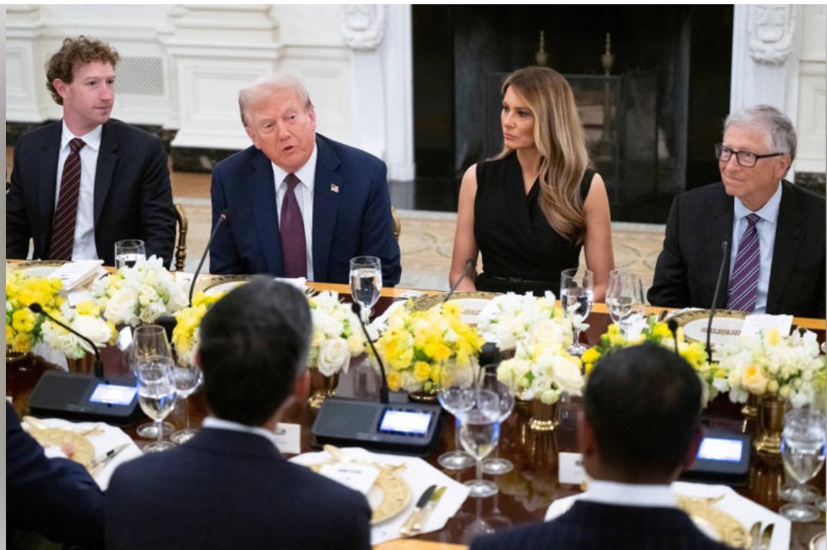 A picture is worth a thousand words.

#potus #elites #malthusians #billionaires