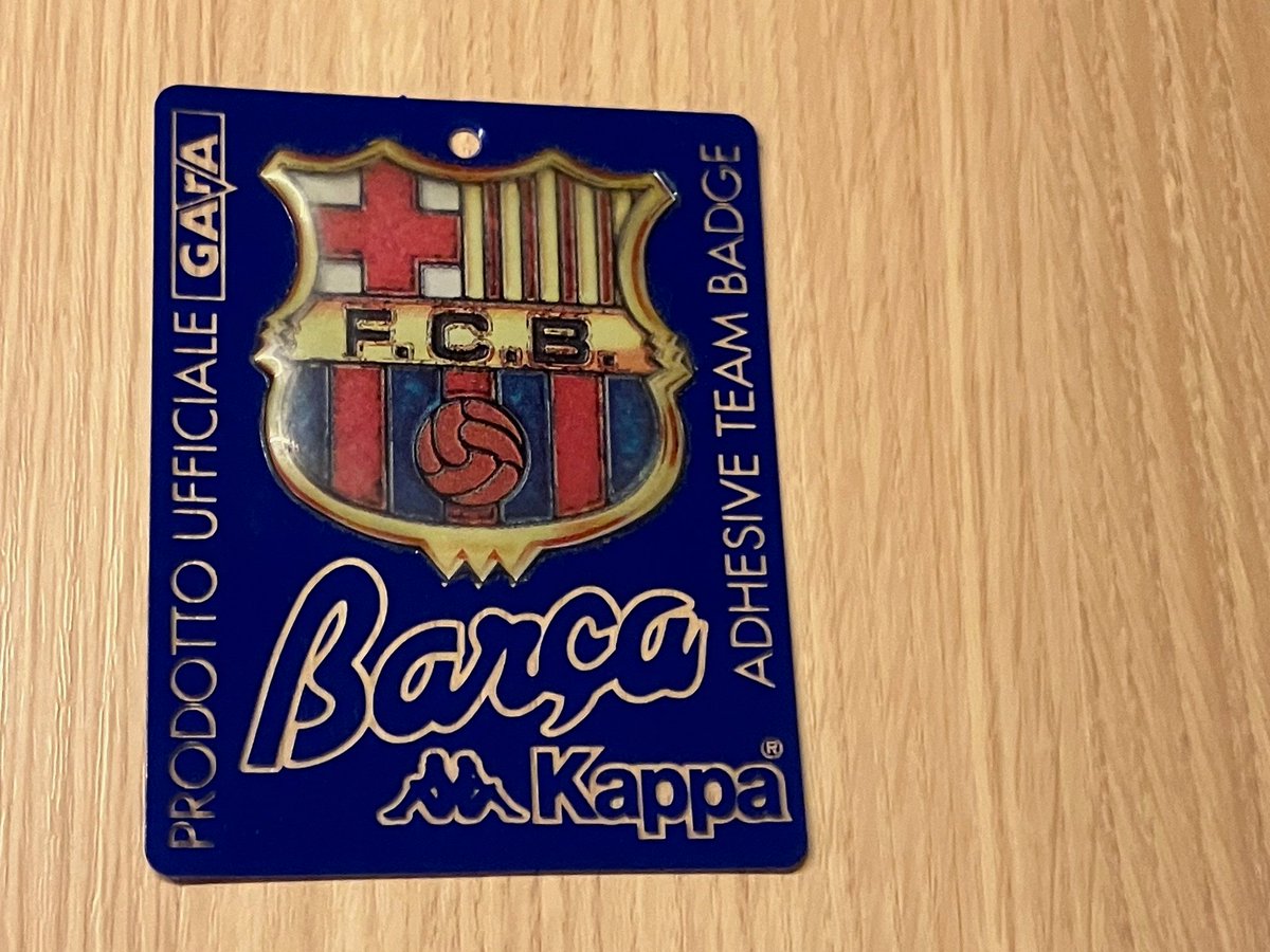 BigSizeSports's tweet photo. ⌛️●レア物新古品2枚セット●1995-1996 Kappa ユベントス＆FCバルセロナ レプリカユニフォーム添付プラスティック製メーカーパッチ 本日22:40分にオークション終了⌛️
両チームのユニフォーム購入時に添付されていたメーカーパッチです。
是非入札をお願いします😀
https://t.co/LSOvTHIx0b #kappasport https://t.co/3uzZd1hgSw