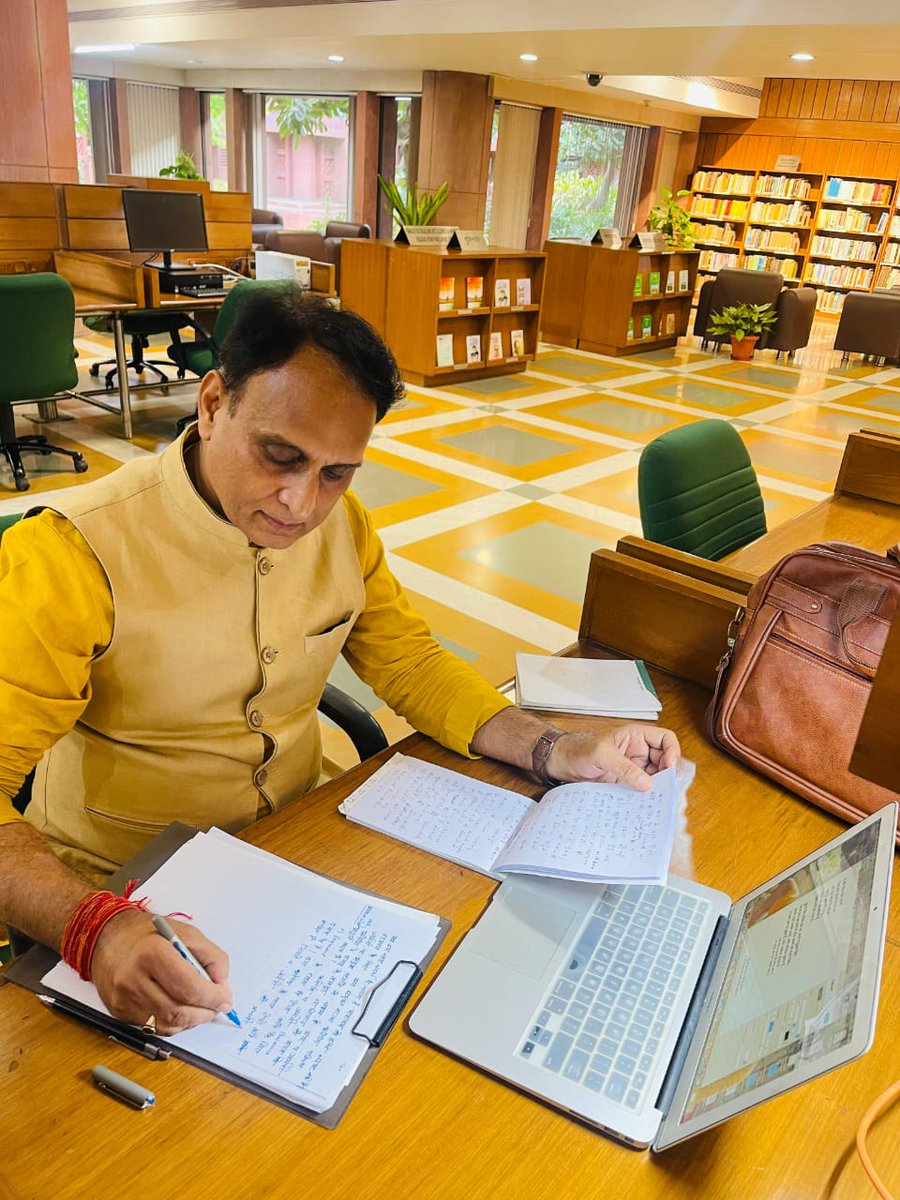 Veeni Sharma (@sharma_vee65115) on Twitter photo प्रो. <a href="/RakeshSinha01/">Prof Rakesh Sinha</a> जी को जन्मदिन की हार्दिक बधाई।
आपके विचार राष्ट्रभक्ति और समाजसेवा की ऊर्जा देते रहें।
#HBDRakeshSinha
👉 प्रो. <a href="/RakeshSinha01/">Prof Rakesh Sinha</a> जी को जन्मदिन की हार्दिक बधाई।
आपके विचार राष्ट्रभक्ति और समाजसेवा की ऊर्जा देते रहें।
#HBDRakeshSinha
👉