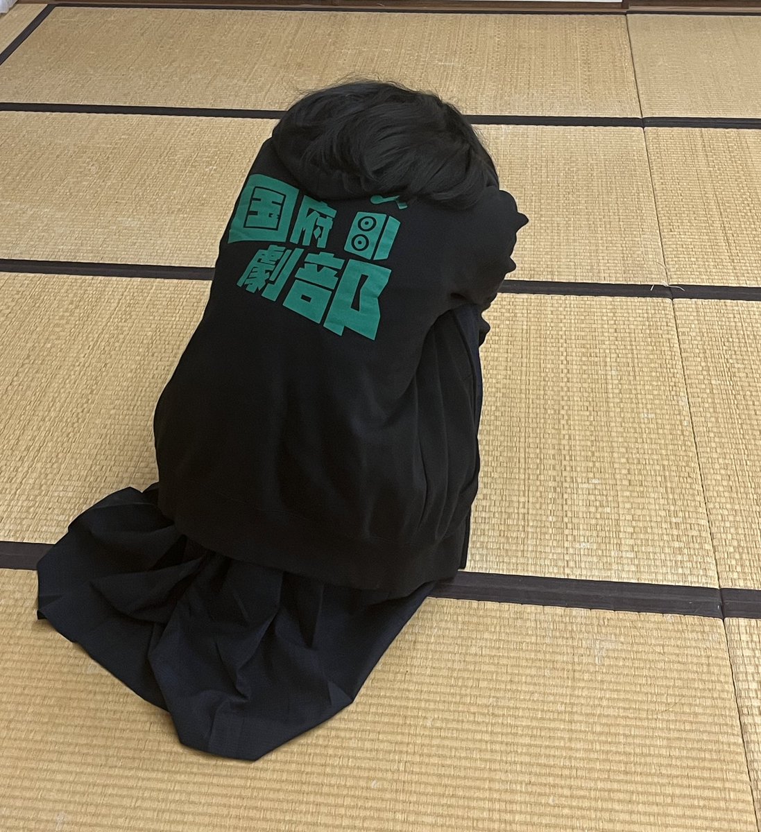 KKF演劇部部員紹介‼️

名前が長い…

〇あだ名 カオス・Ｃ・ペペロン
〇部署 音響
〇学年 1年生
〇特徴 推しがいっぱい🥳
〇最近の悩み 推しのFA(ファンアート)が少ない
〇好きな物 推し‼️
〇座右の銘 推しは推せる時に推せ