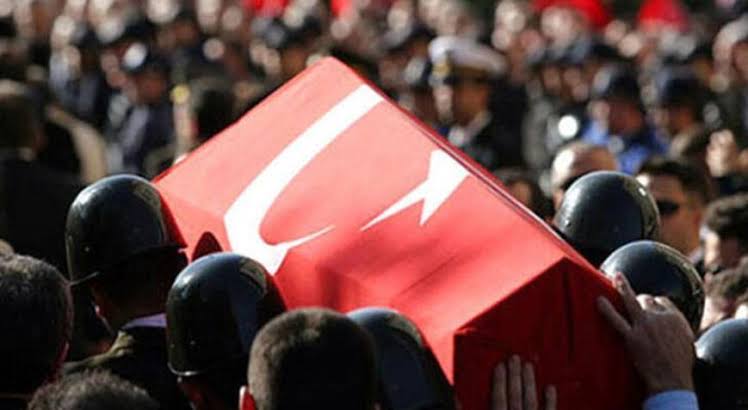 MAALESEF BİR POLİS DAHA İNTİHAR ETTİ!

Kocaeli TEM Şube Müdürlüğünde çalışan 271... sicilli Polis memuru K.Y. beylik tabancası ile intihar ederek yaşamına son vermiştir. 

Allah rahmet eylesin, mekanı cennet olsun.
#polisehaksızlık #polis