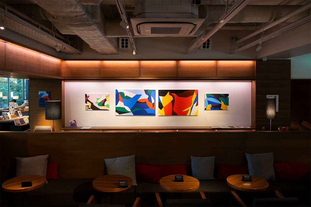 loopool_info's tweet image. 個展「やまと すぴりっつ」始まりました✨代官山 蔦屋書店にて9/18まで開催中。 富山の自然を描いた4作品を、日本酒「KISAKI」コラボやフェイバリックのグッズと共に展示しています。 📷 代官山蔦屋書店 📷#やまとすぴりっつ #町山耕太郎 #代官山蔦屋書店 #KISAKI