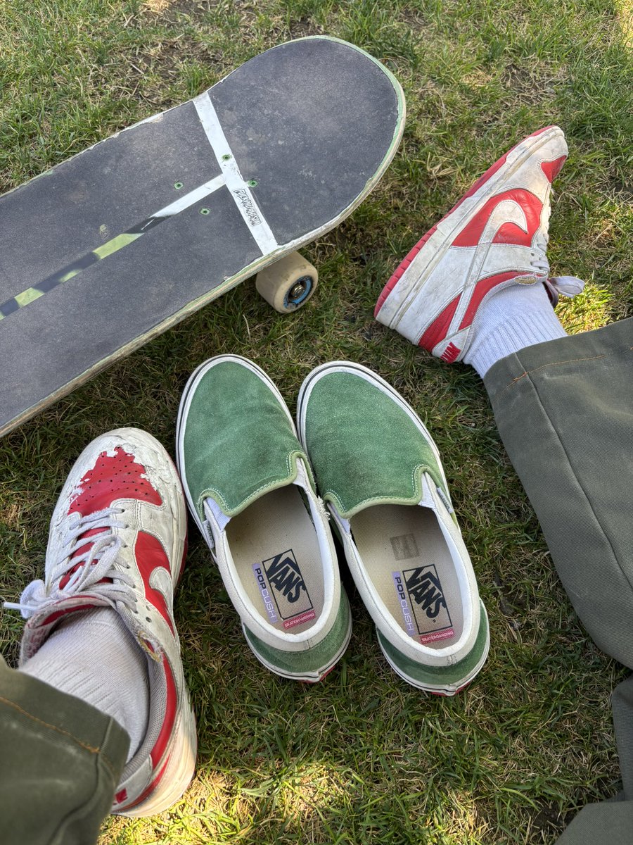 Old shoes served their purpose. My steps deserve better - and that’s where you come in. 👟💸

#findom #paypig #cashmaster #alphamale #financialdomination #walletdrain #moneyslave #footfetish #sneakerfetish