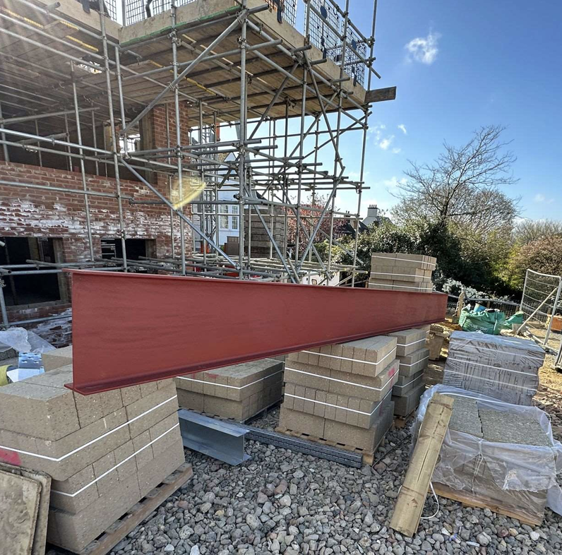 Crowdstacker's tweet image. A hard day's work for everyone on site when the steels start to arrive. But it's also exciting, and for this development in Westcliff-on-sea it means the roof is the next step. Check out the latest site video here crowdstacker.com/latest-images-… 
 #ConstructionProgress