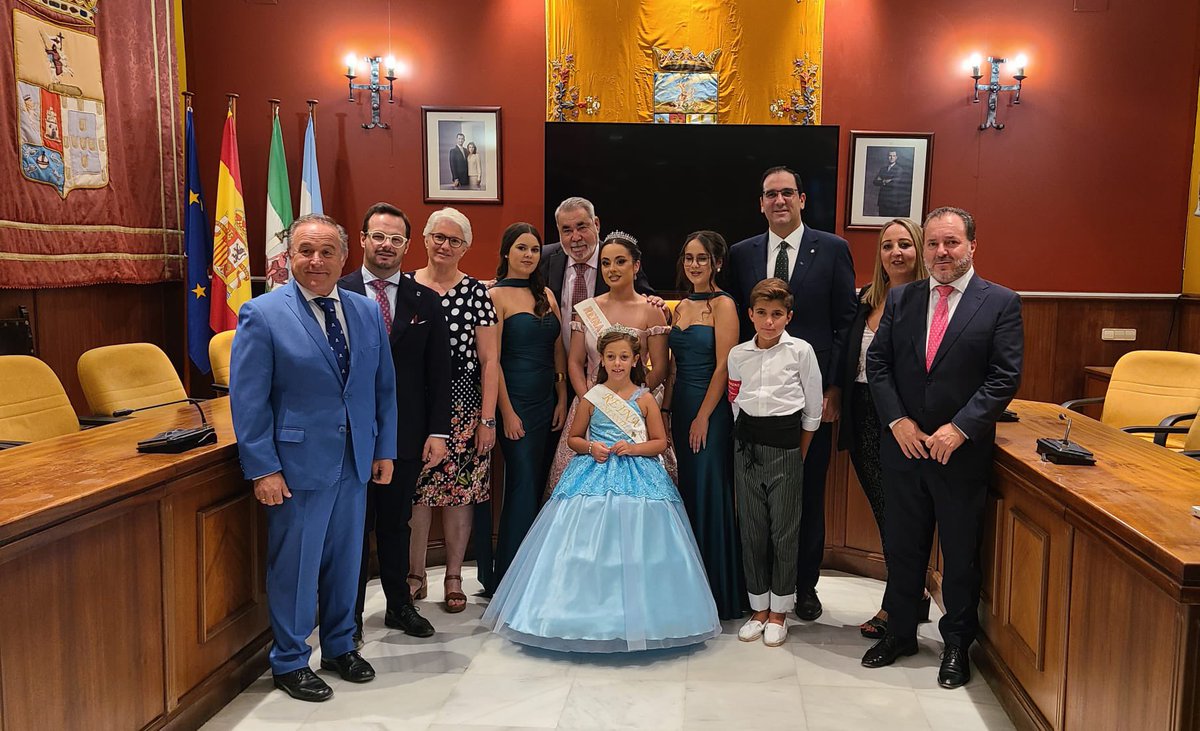 MartinTorCas's tweet image. #VillanuevadelAriscal vuelve a latir con su Feria y Fiesta de la Vendimia.
Un encuentro de tradición, alegría y unión entre vecinos y amigos 💙.

Vivamos juntos cada momento, disfrutemos con responsabilidad y celebremos lo que nos hace únicos. 

#FeriaDeLaVendimia