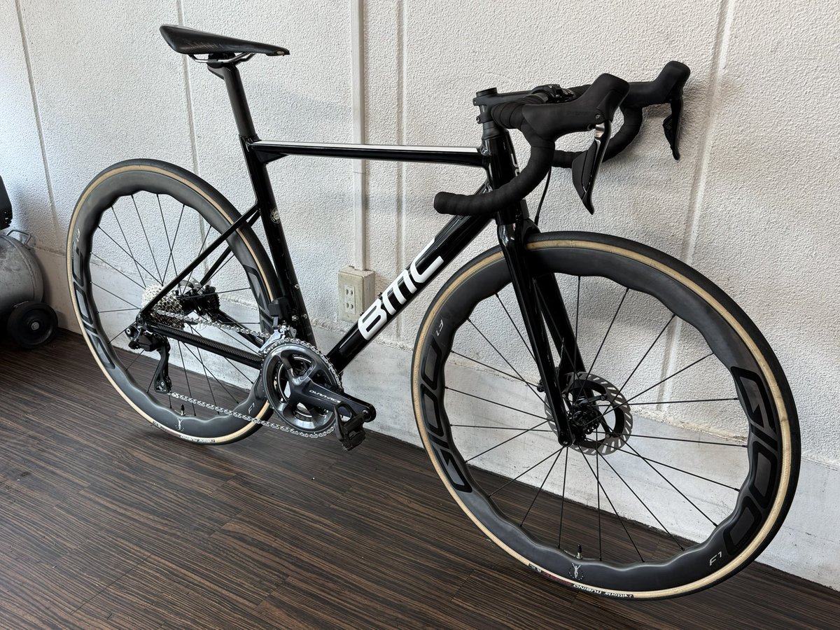 TqgHqo3OIWO6pOF's tweet photo. bmc alr disc
フレーム コンポーネント ホイールのお持ち込みによる組立整備作業のご依頼いただきありがとうございます、中古フレームだった為不足部品などありましたが技術経験を活かし組み付け、スマートな仕上がりになりました。
#bmc
#alr
#gioo
#ロードバイク
#持ち込み
#組立
#あさみフレンド https://t.co/DGde5Kxc18